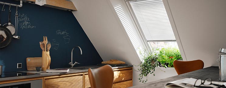 VELUX Jalousie: Enzigartiges Design und die ideale Lösung für Räume in denen die Luftfeuchtigkeit hoch ist. 25 % Rabatt.